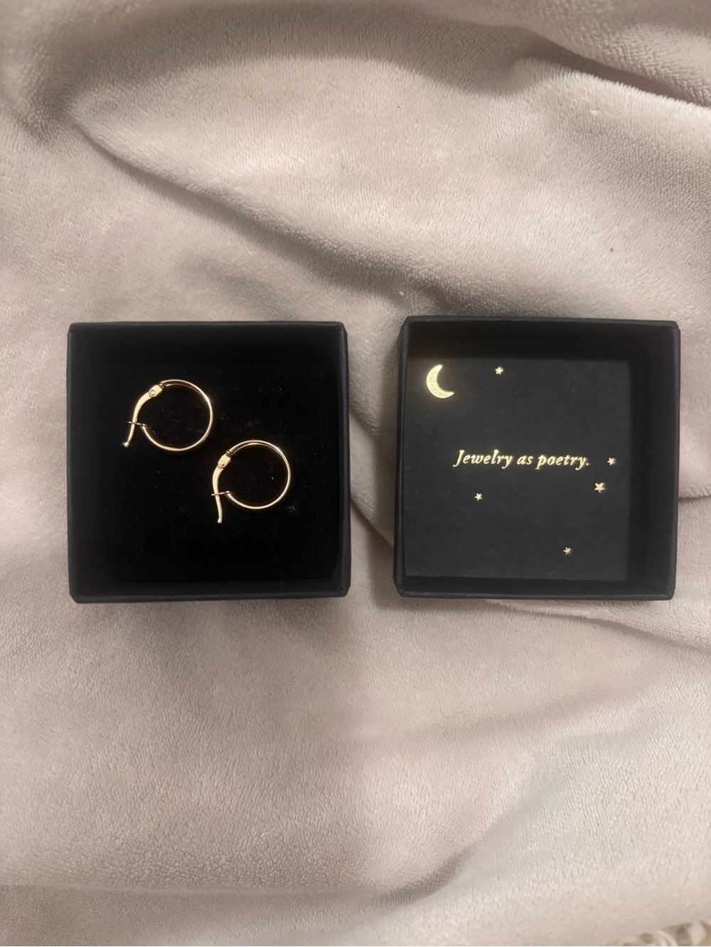 PAIR Catbird Gold Tomboy Hoops - Picture 3 of 10